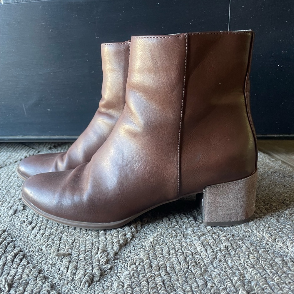 Soul Naturalizer brown boots